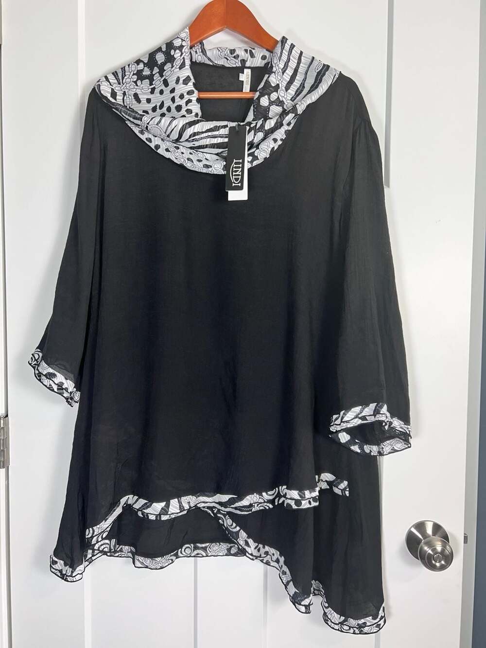 LINDI Black and White Patterned Cowl Neck Asymmetric Tunic Top